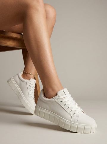 Women's Sneakers Platform Sole Round Toe Lace-Up Low-Top